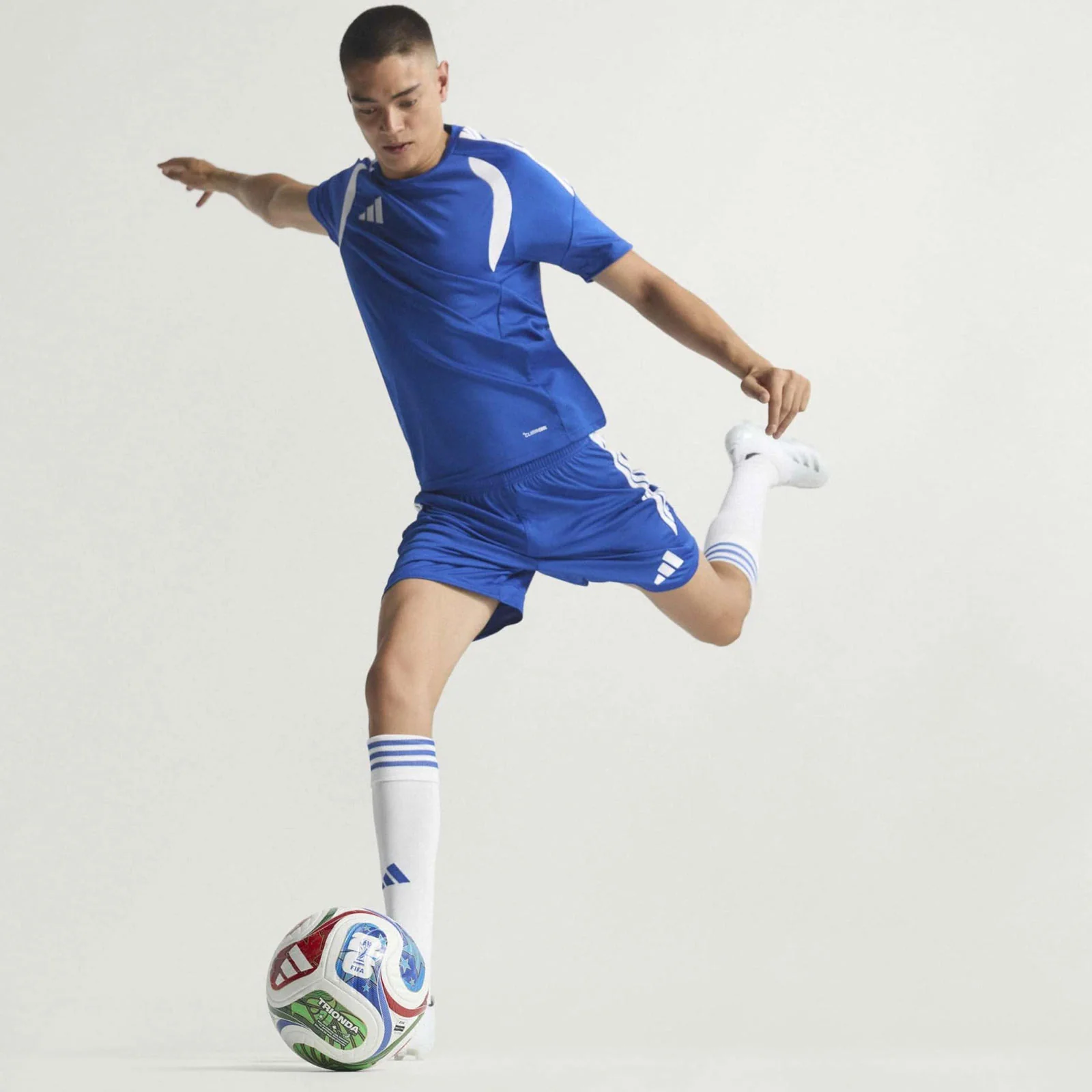 adidas FIFA World Cup 2026 Trionda Pro Football - Size 5 - Image 6
