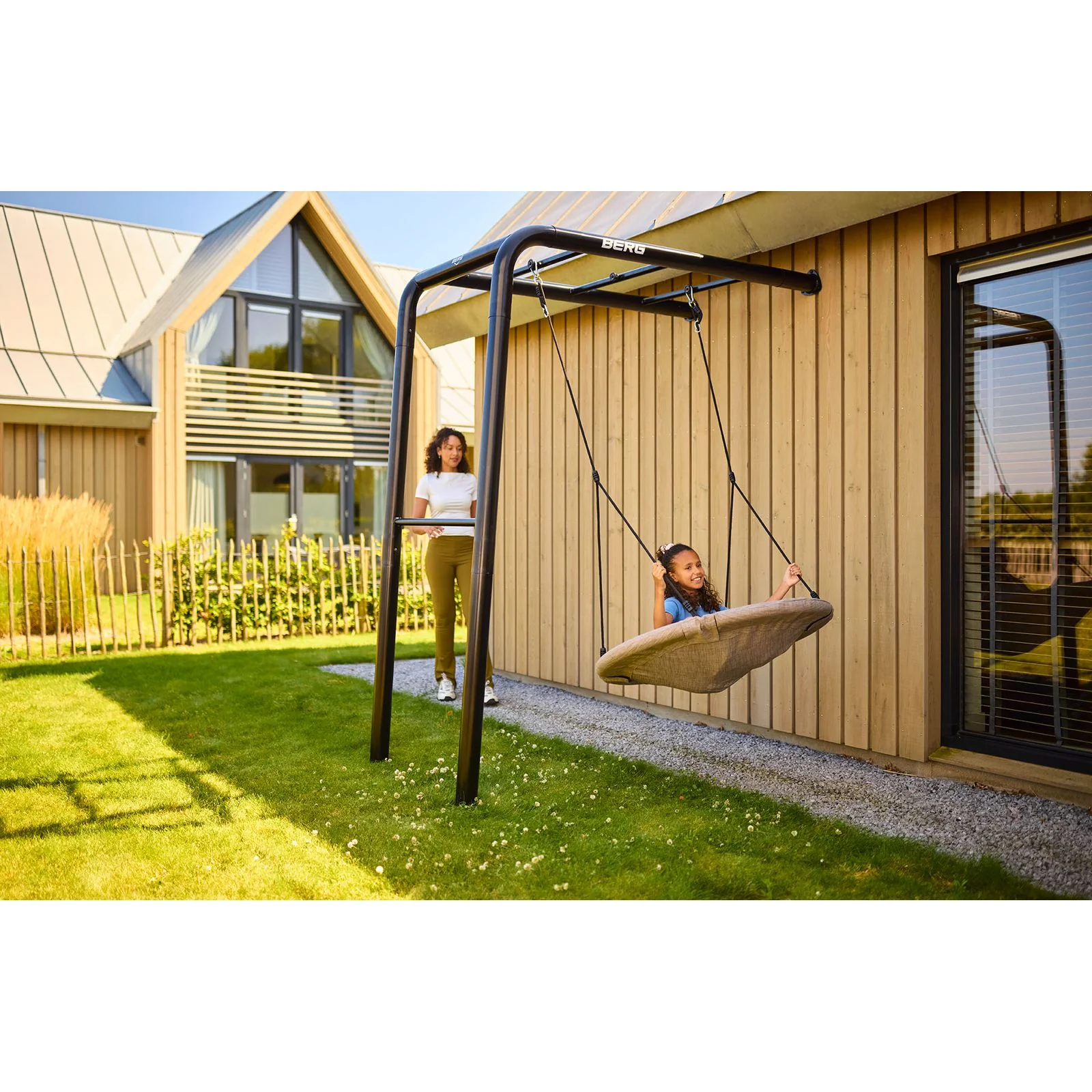 Berg Playbase Wall - Image 10