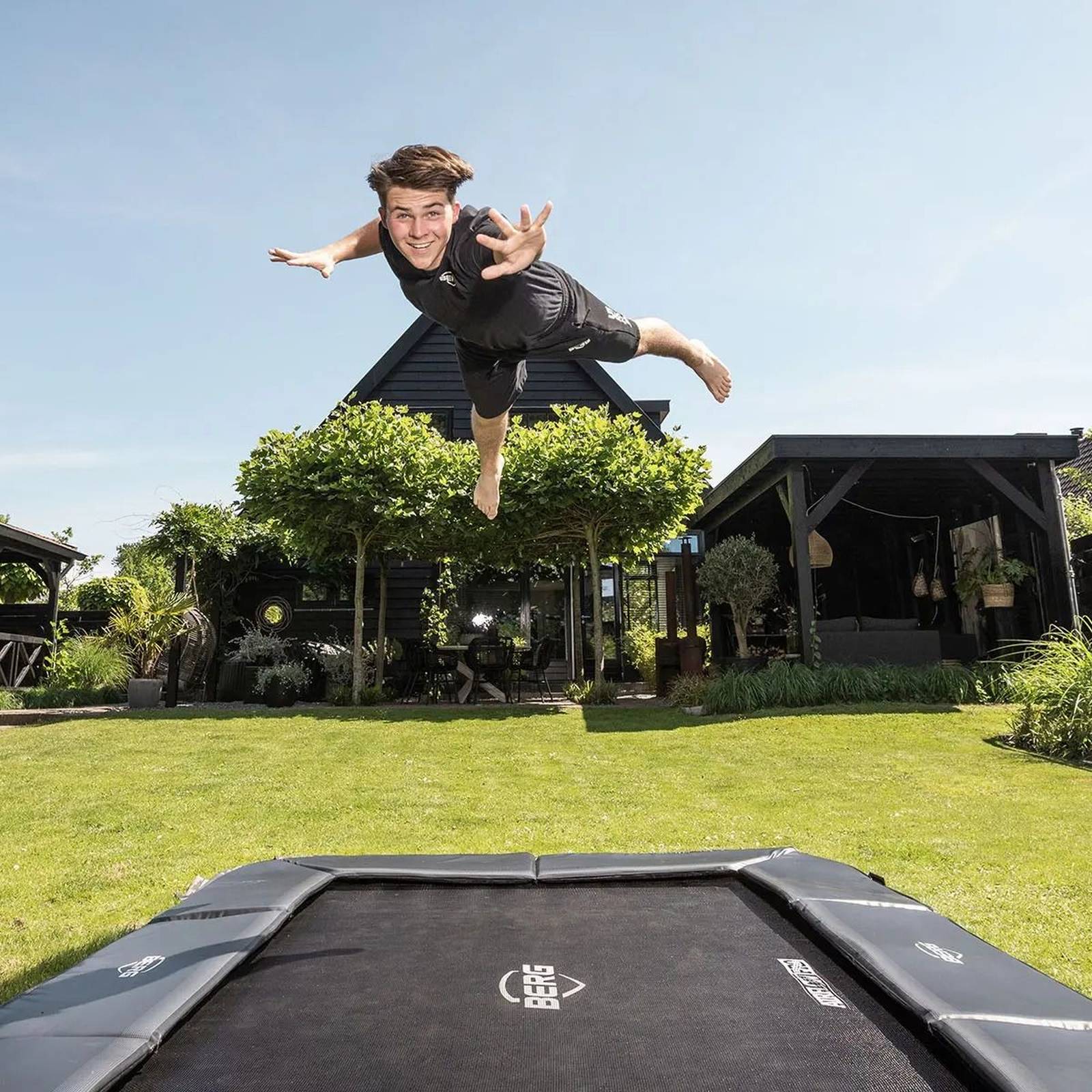 BERG SPORTS Ultim Champion FlatGround 410 Trampoline Grey - Image 3