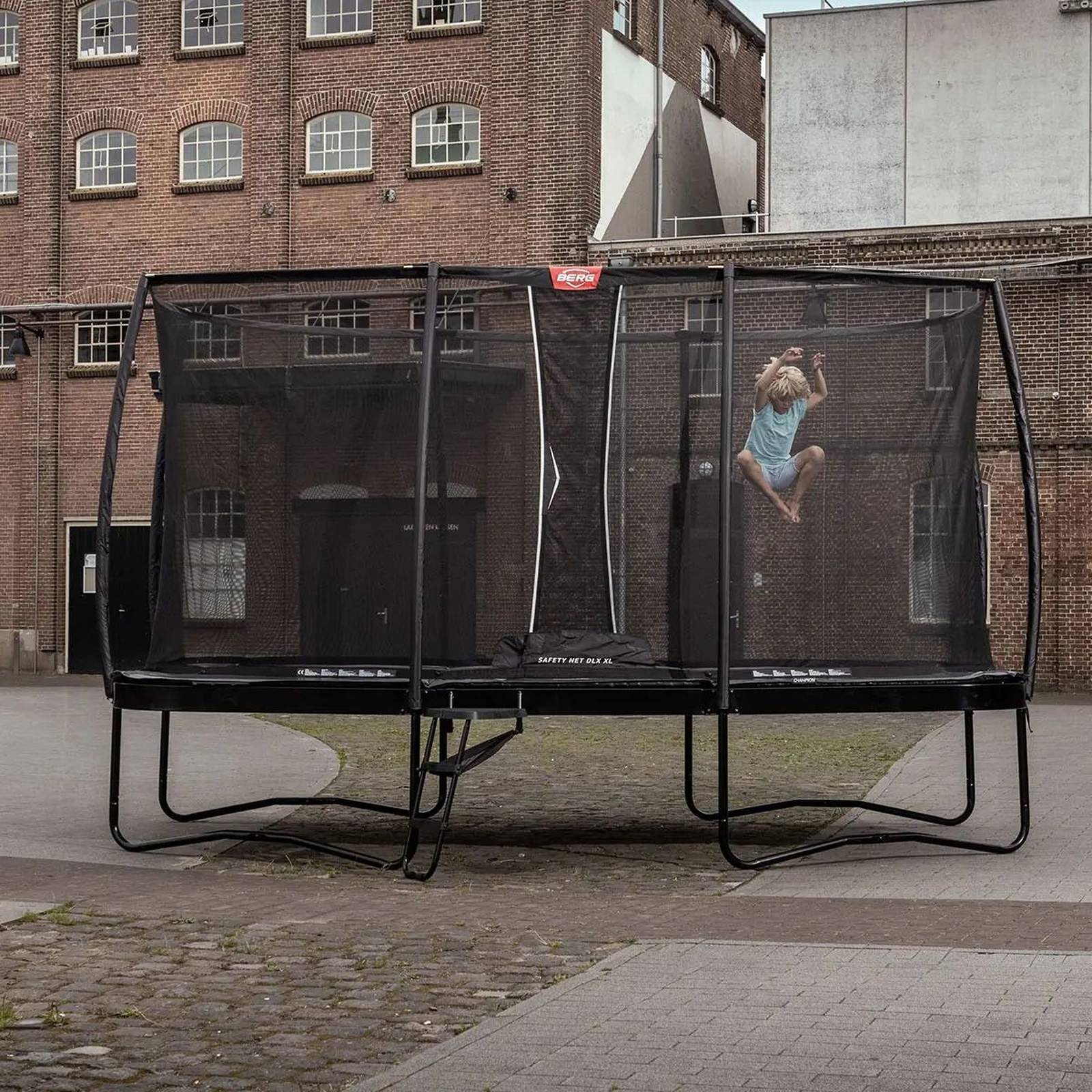 BERG Ultim Champion Regular 410 Trampoline Grey + Safety Net DLX XL - Image 2
