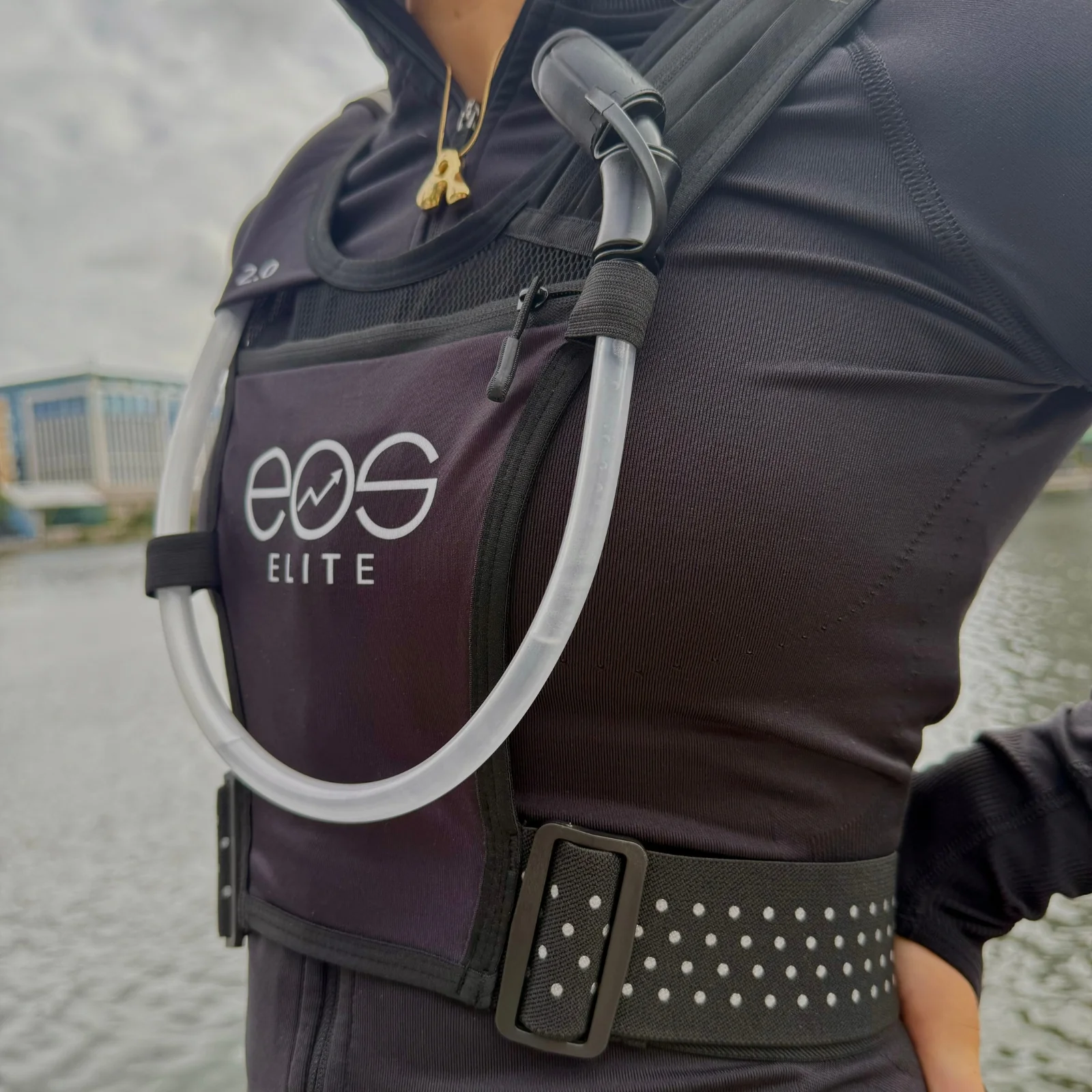 EOS Elite UltraLight 2.0 Reflective Running Vest - Image 4