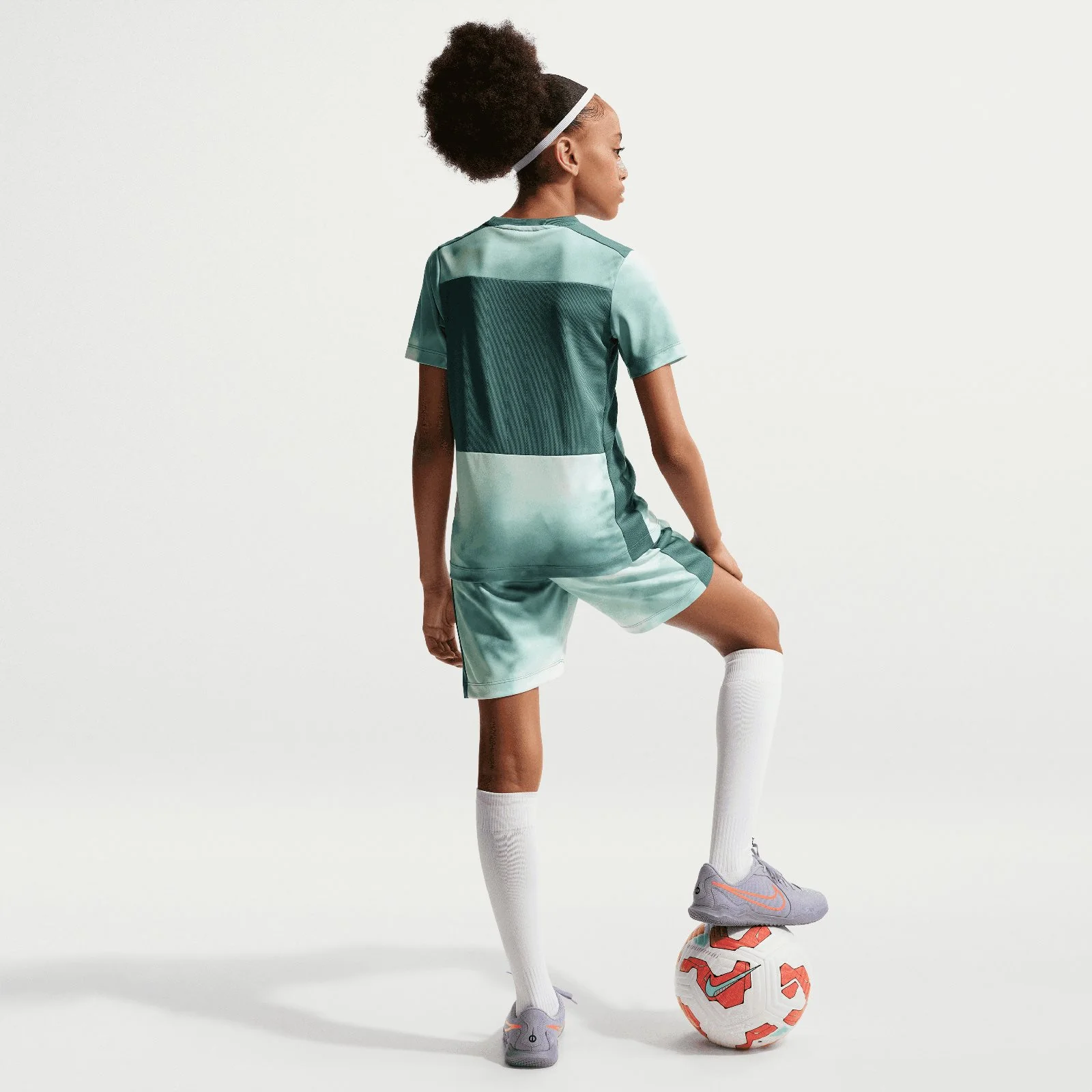 Nike Academy+ Kids Dri-FIT Short-Sleeve Soccer Top - Image 7