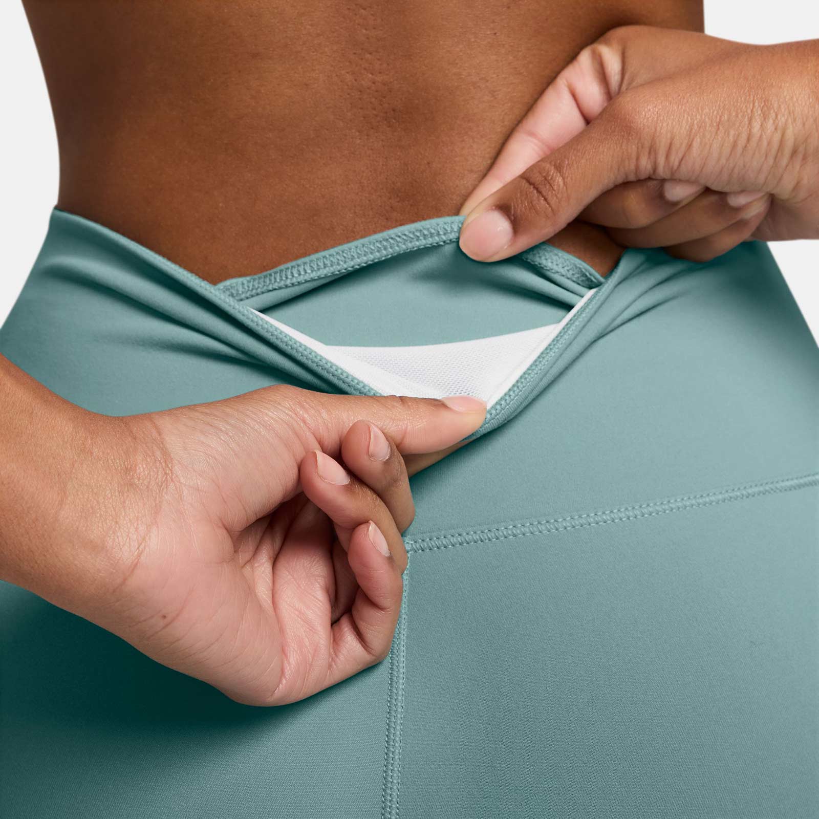 Nike One Womens High-Waisted Full-Length Leggings - Image 3