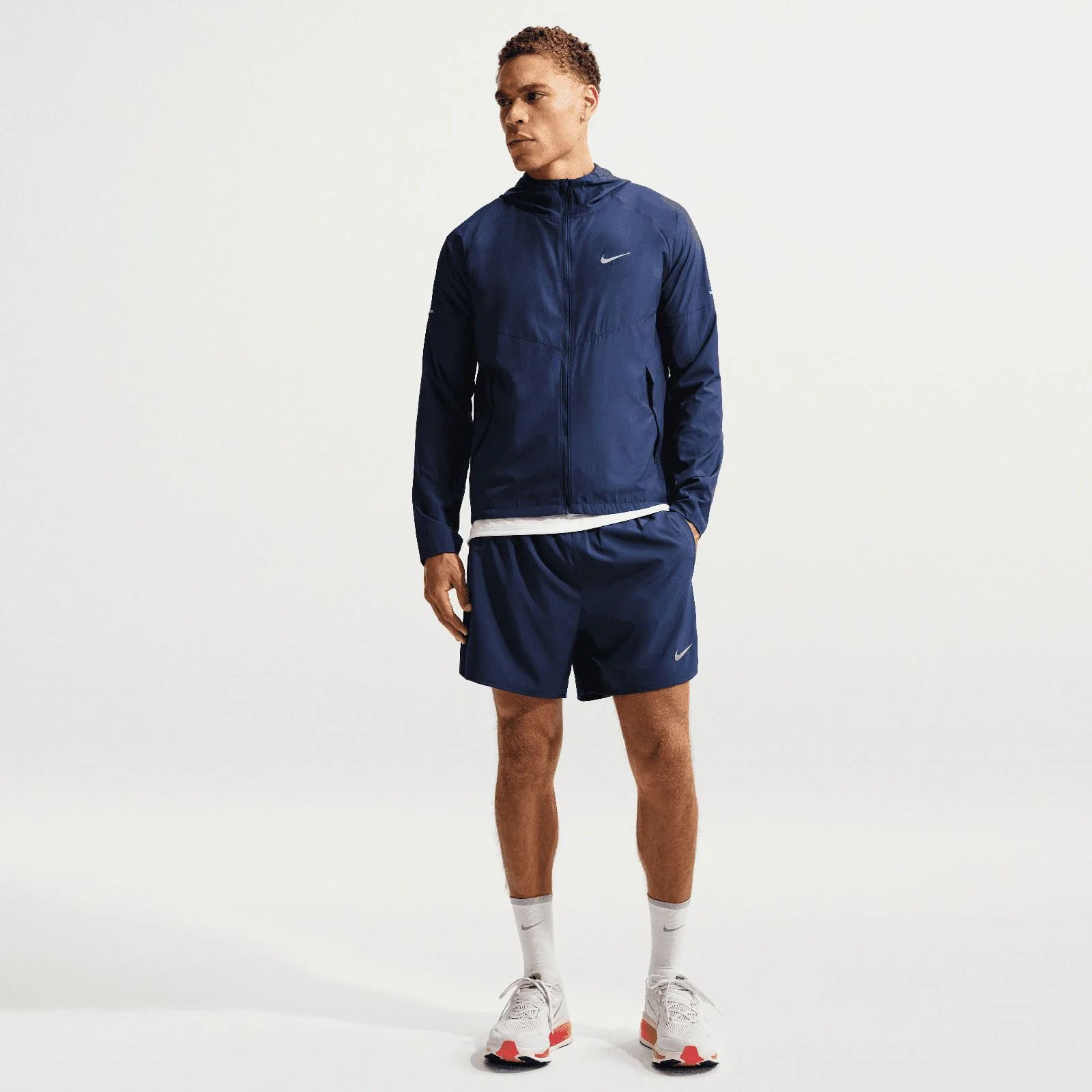 Nike Miler Mens Repel Running Jacket - Image 7