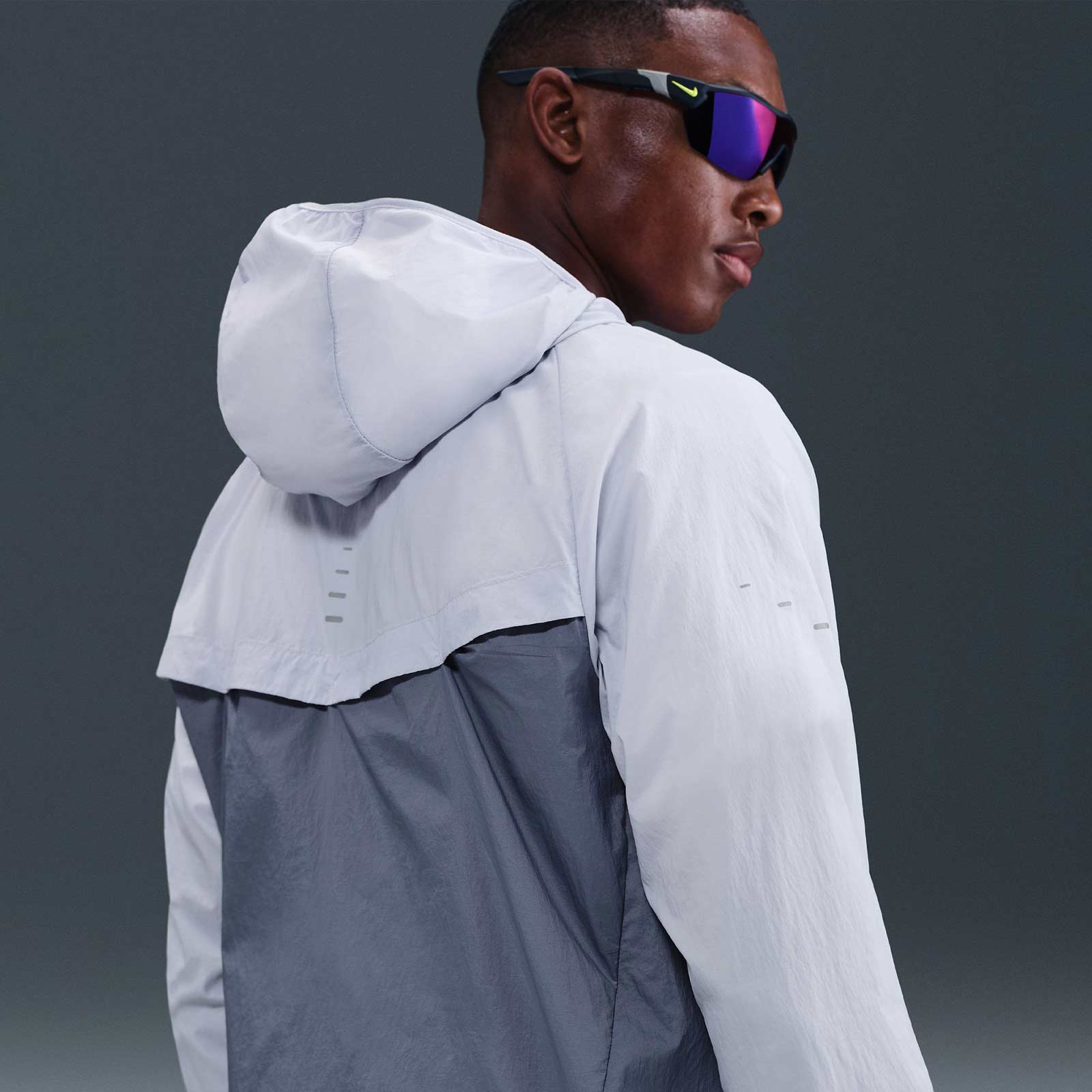 Nike Stride Mens Repel UV Running Jacket - Image 4