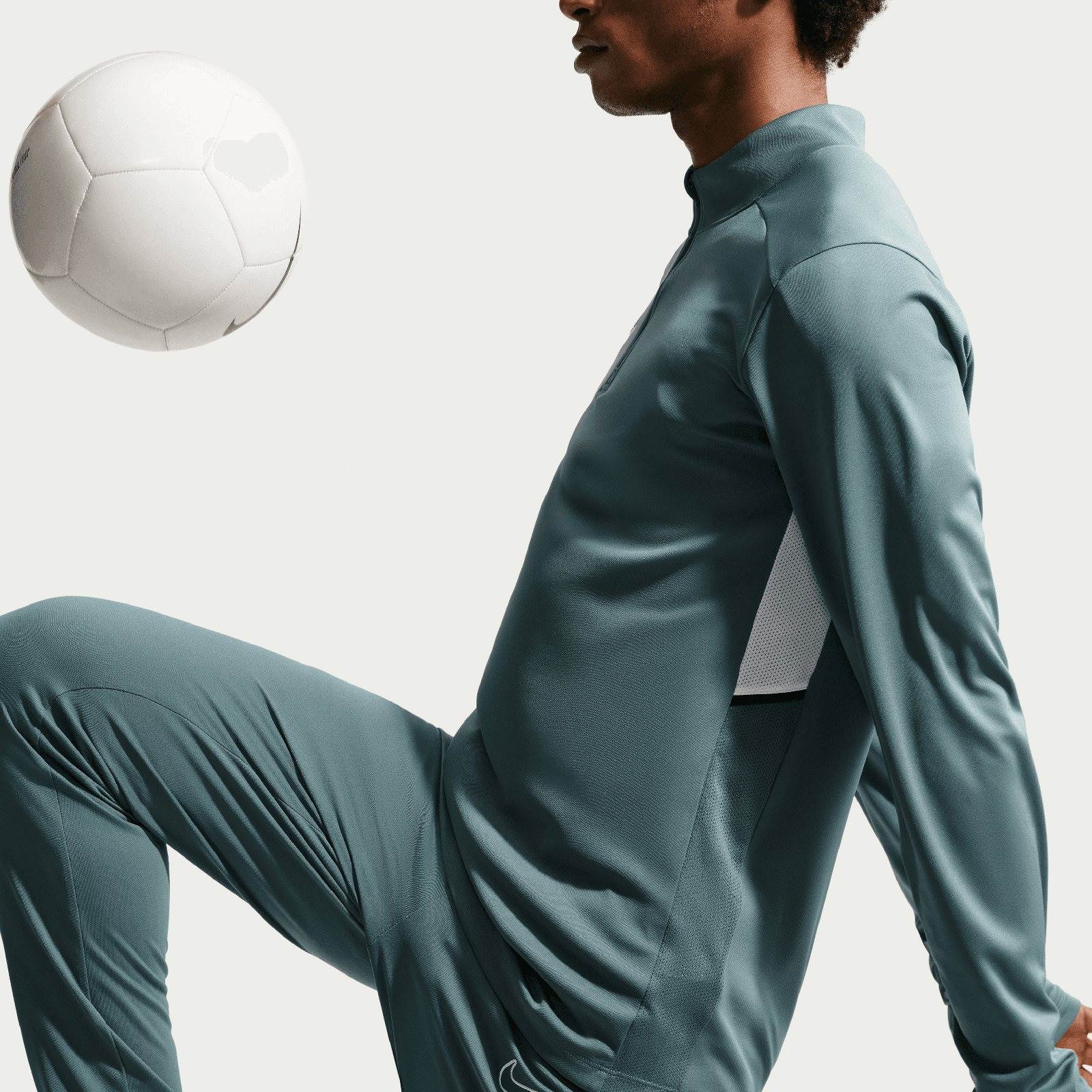 Nike Academy Dri-FIT Long-Sleeve 1/2-Zip Mens Soccer Drill Top - Image 5