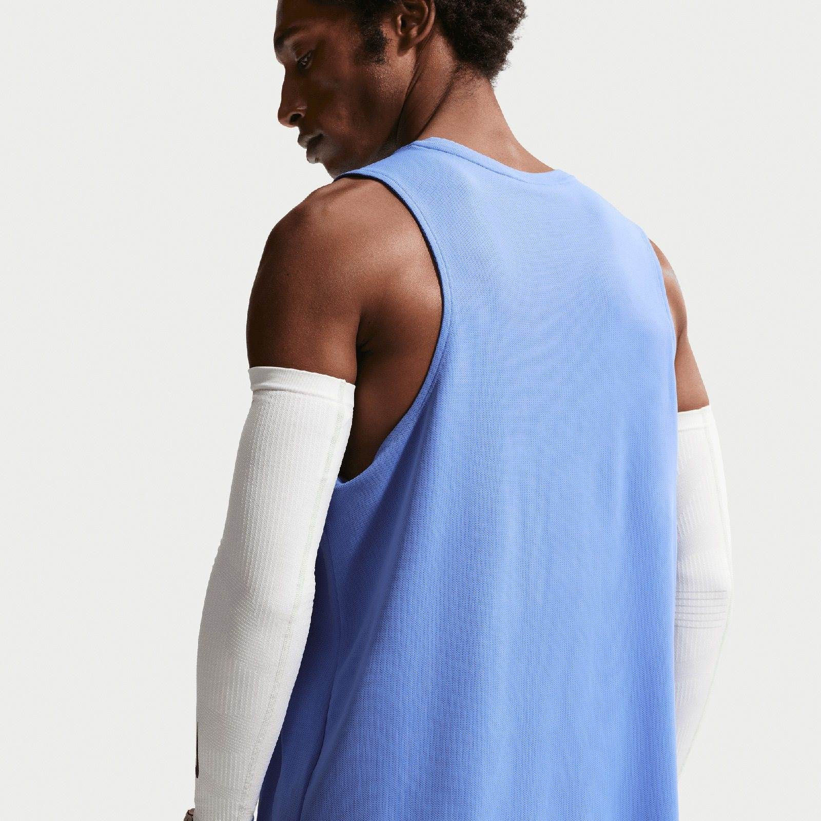 Nike Miler Mens Dri-FIT Running Tank - Image 4