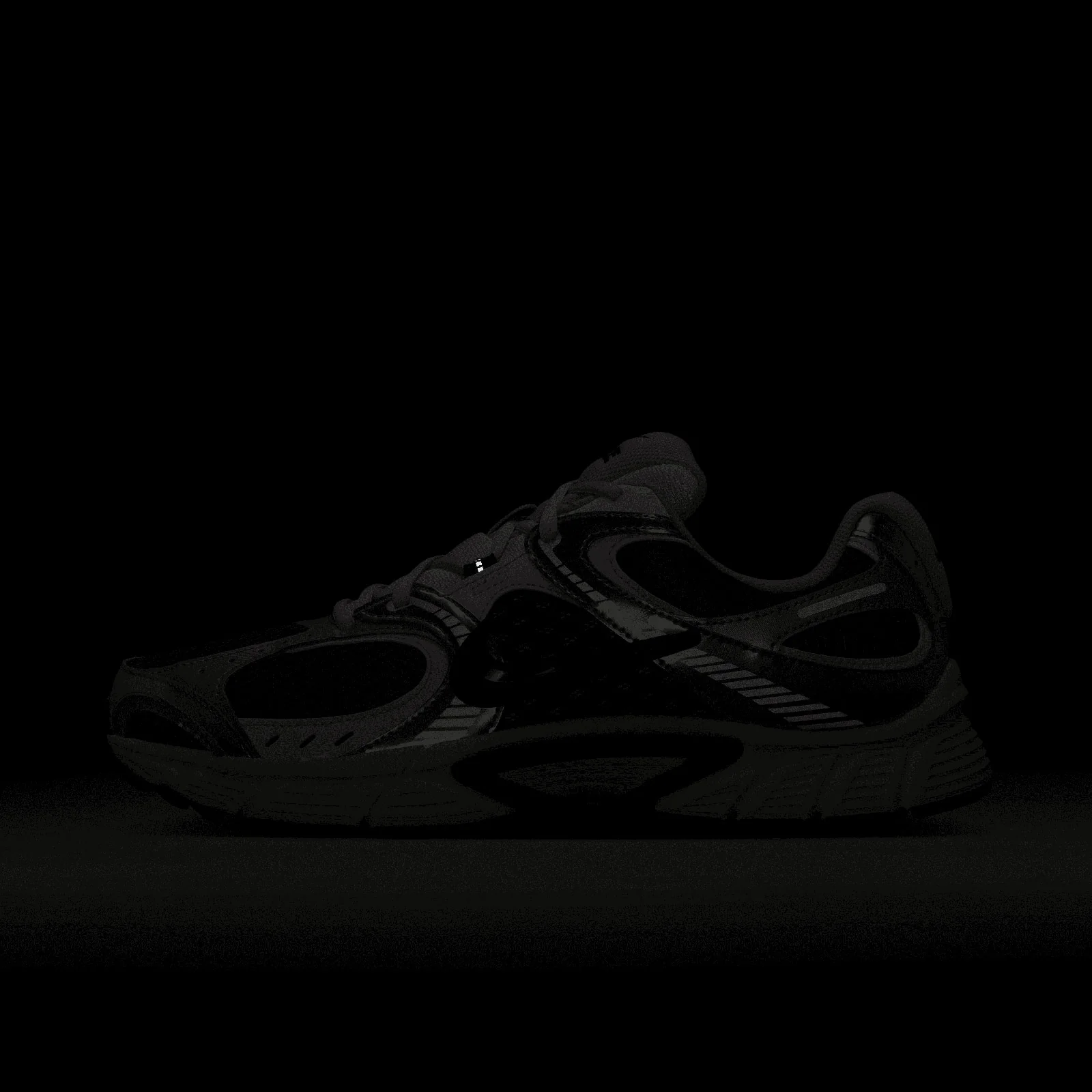 Nike V5 RNR Mens Shoes - Image 9