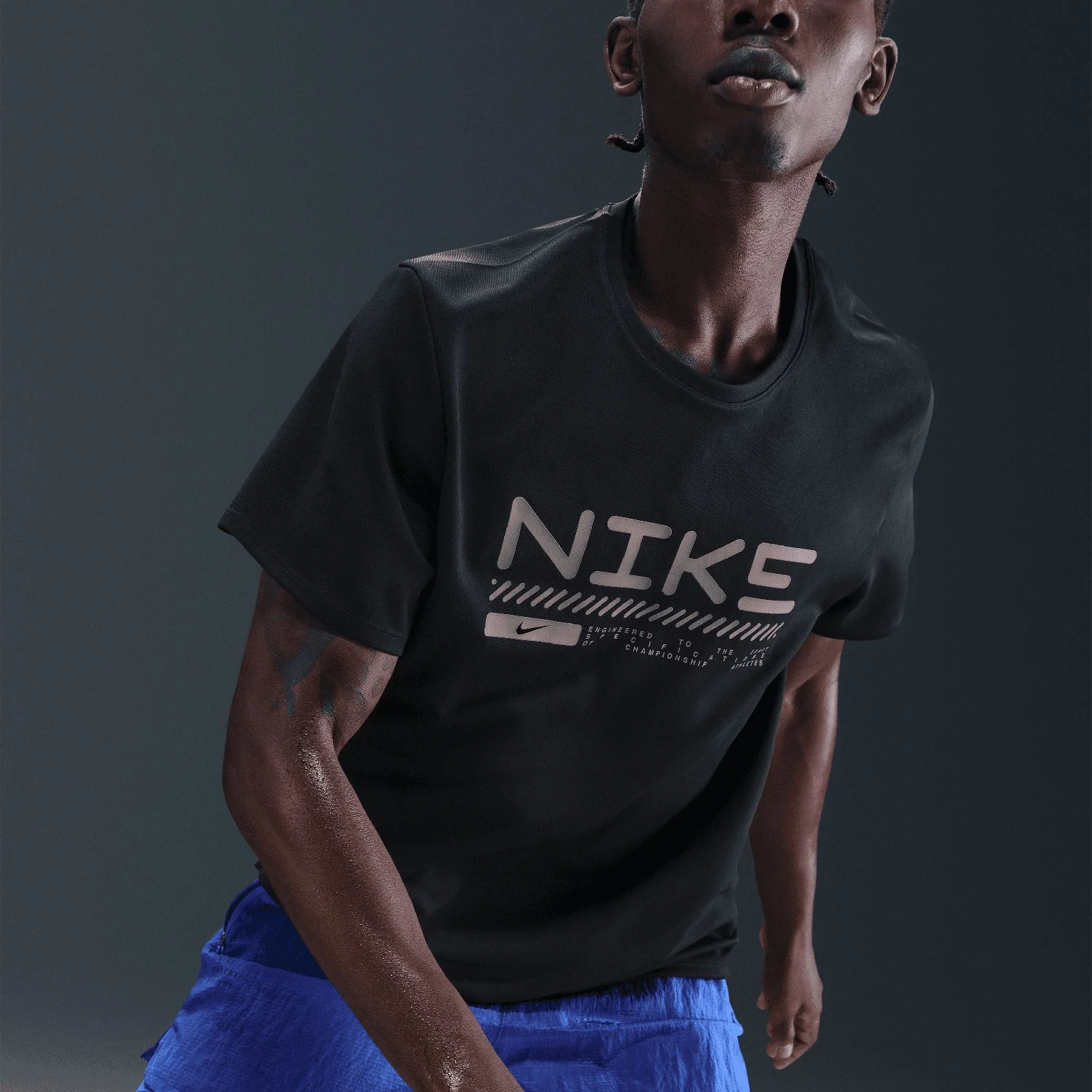 Nike Miler Mens Winterized Short-Sleeve Running Top - Image 5