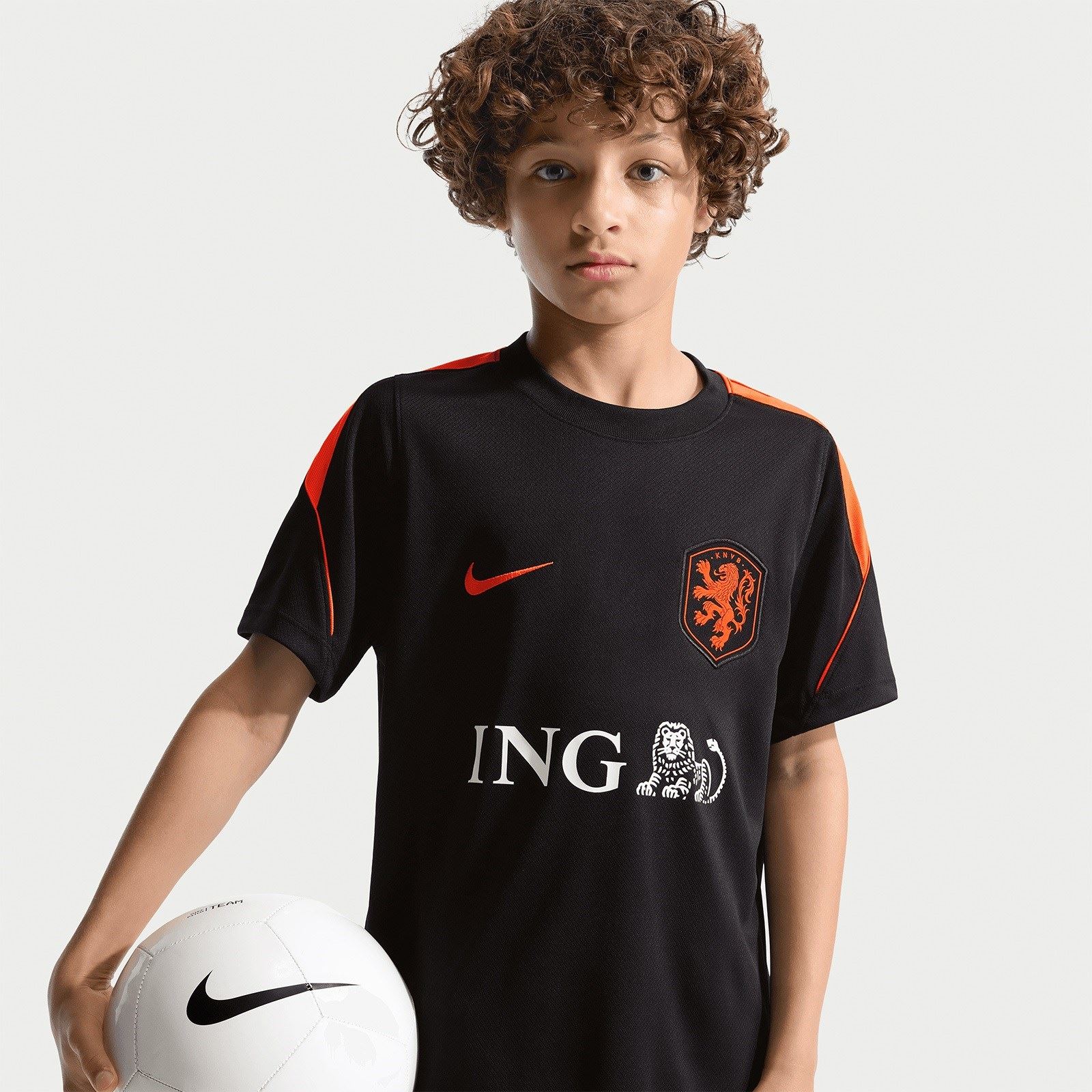 Nike Kids Netherlands World Cup 2026 Strike Soccer Dri-FIT Short-Sleeve Top - Image 3