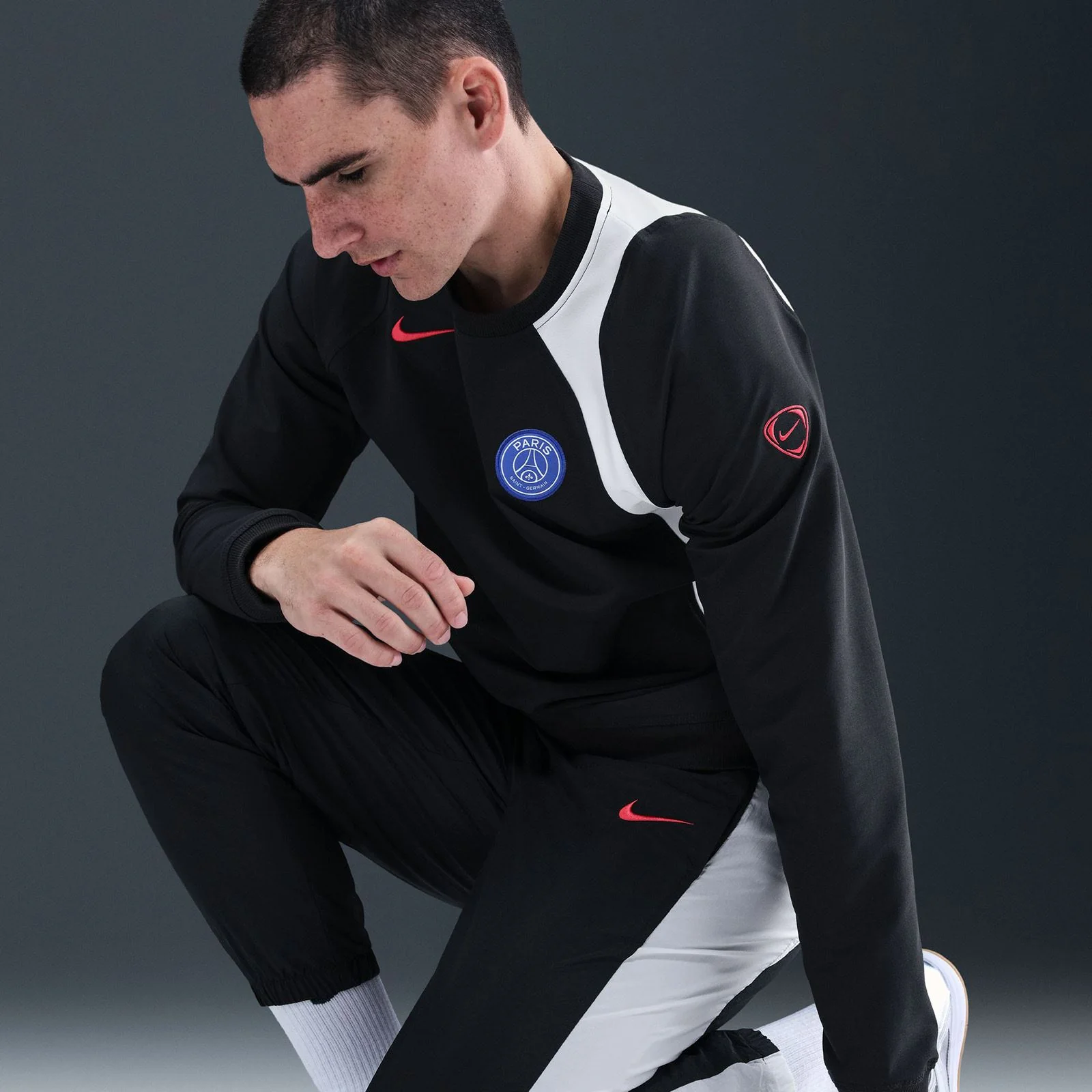 Nike Paris Saint-Germain Third Mens Total 90 Soccer Woven Track Pants - Image 6