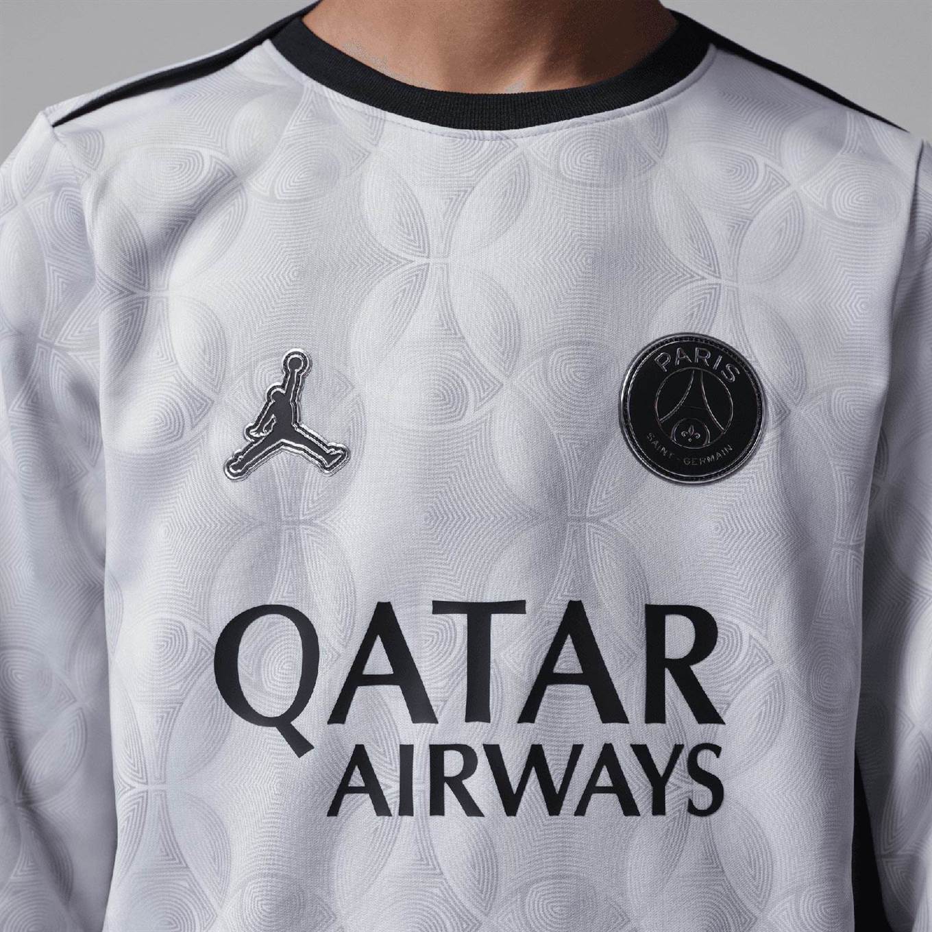 Nike Jordan Paris Saint-Germain Strike Night Edition Kids Dri-FIT Soccer Long-Sleeve Knit Top - Image 4