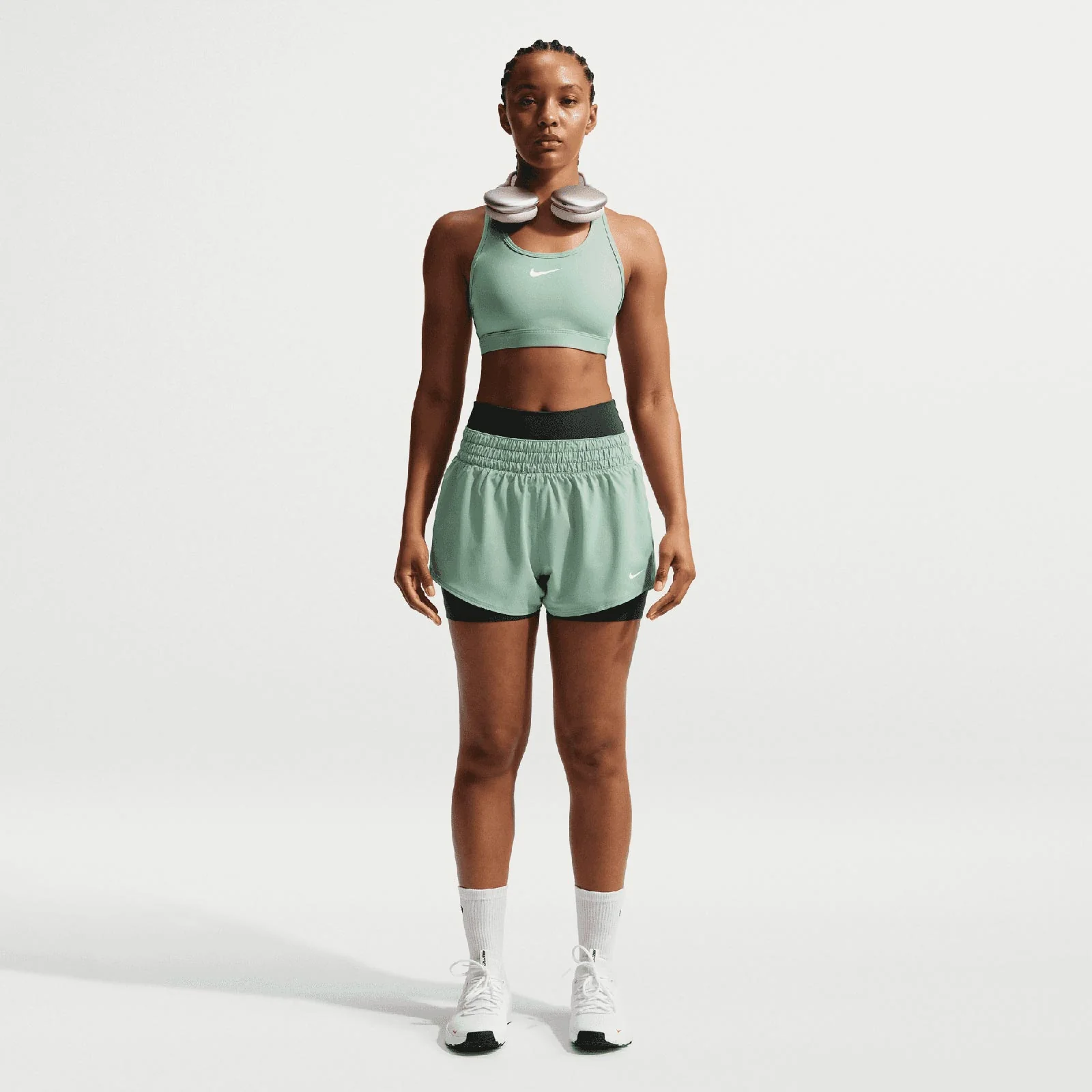 Nike Swoosh Medium Support Womens Padded Sports Bra - Image 4