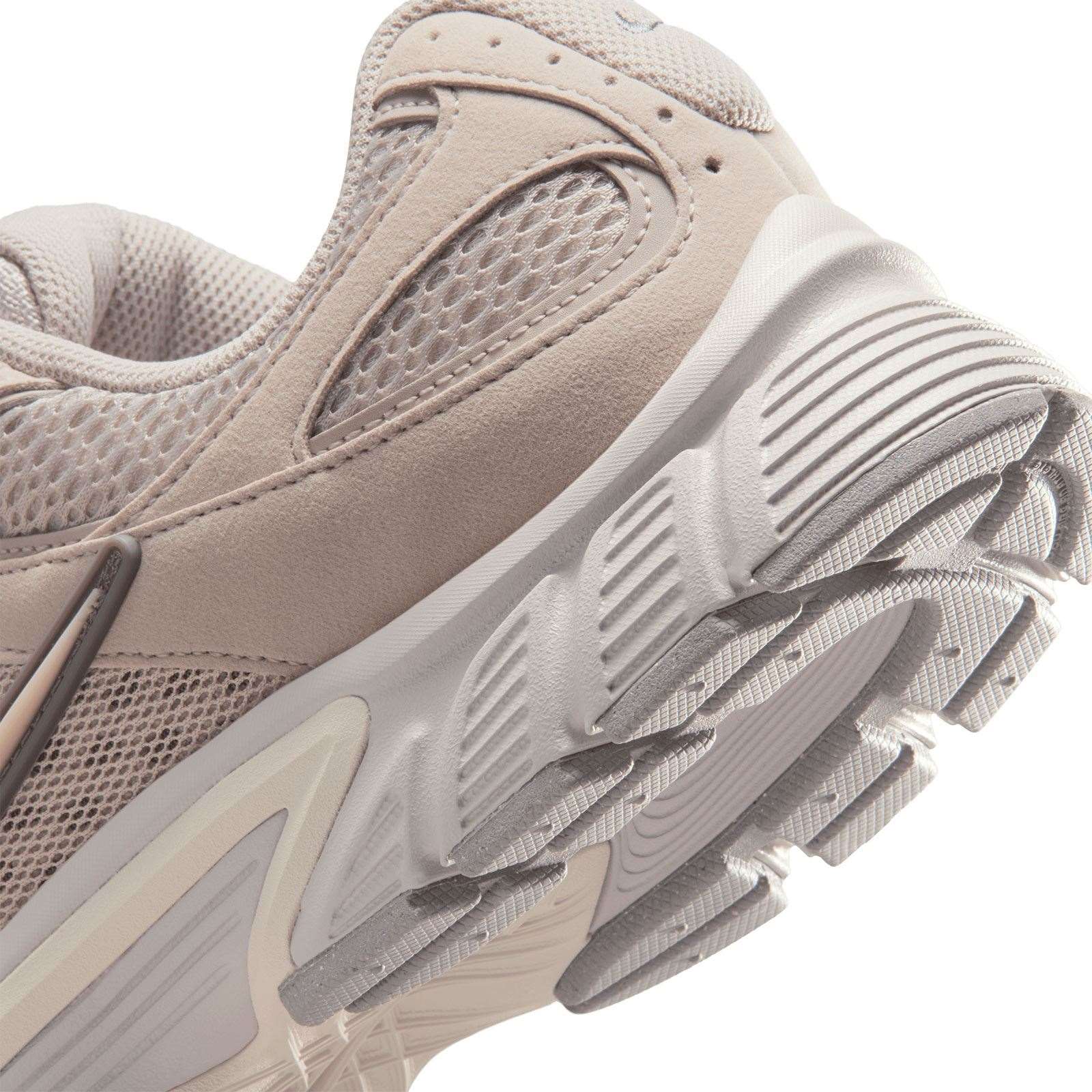 Nike V5 RNR Mens Shoes - Image 6