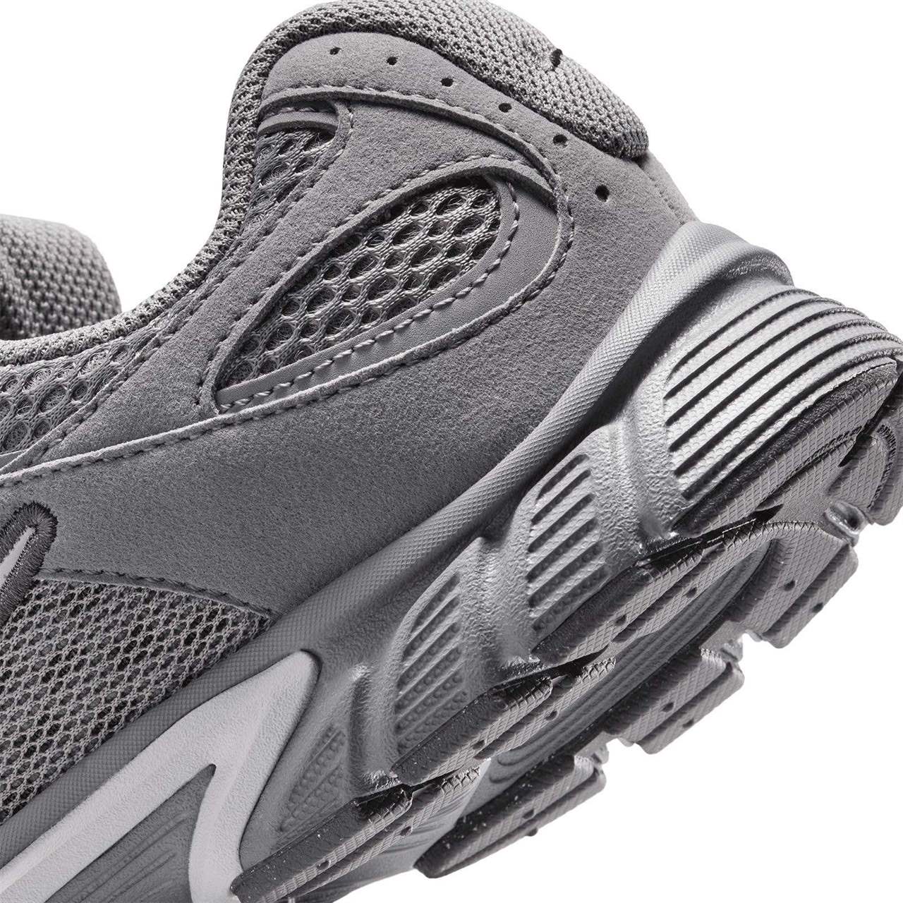 Nike V5 Runner Suede Kids Shoes - Image 6