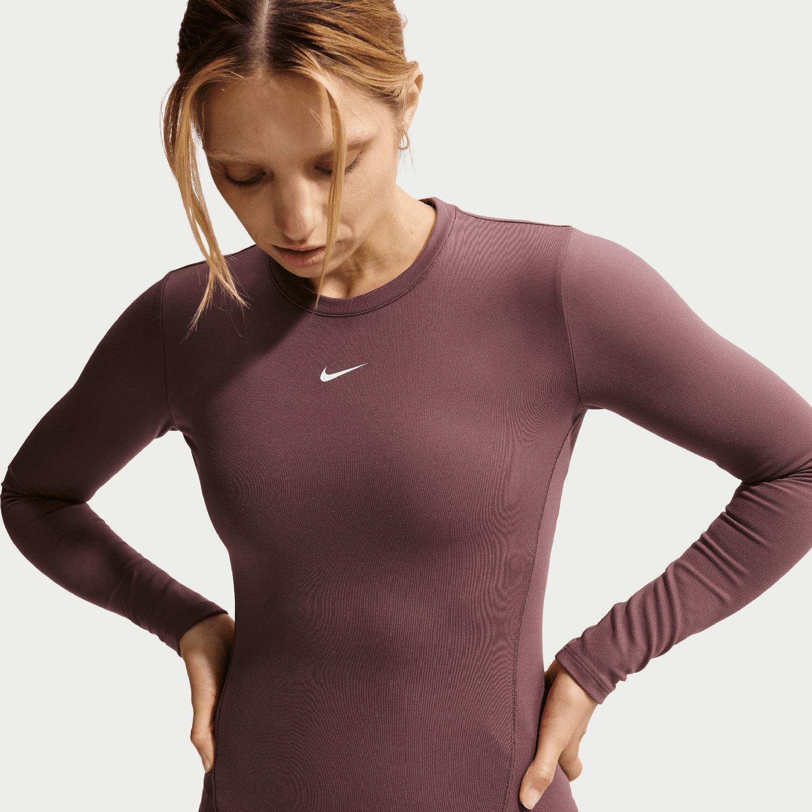 Nike One Fitted Womens Dri-FIT Long-Sleeve Top - Image 3