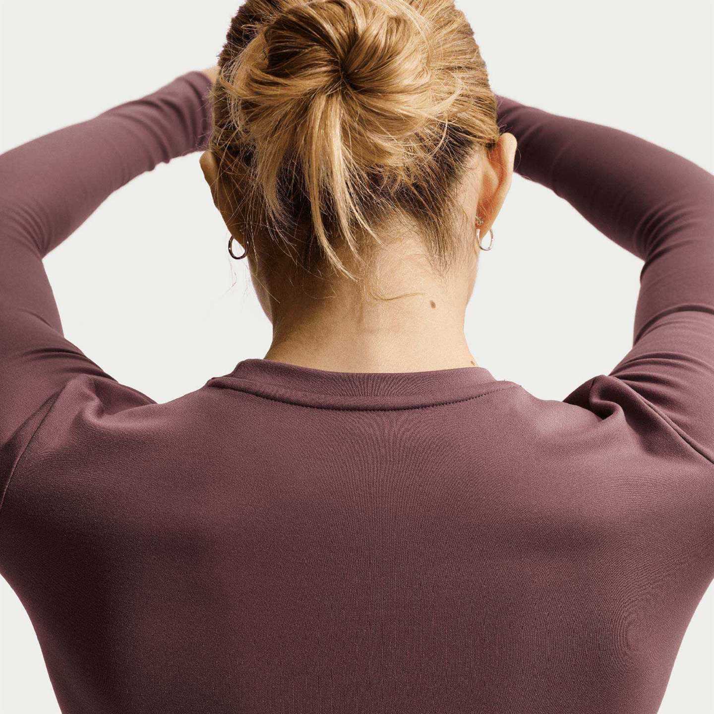 Nike One Fitted Womens Dri-FIT Long-Sleeve Top - Image 4