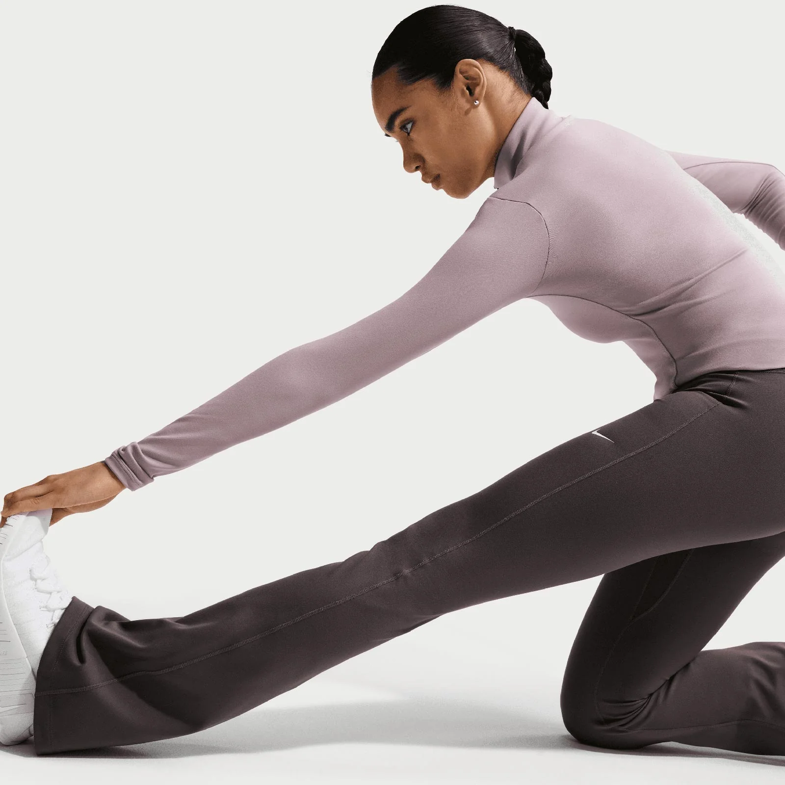 Nike One Womens High-Waisted Flared Leggings - Image 5