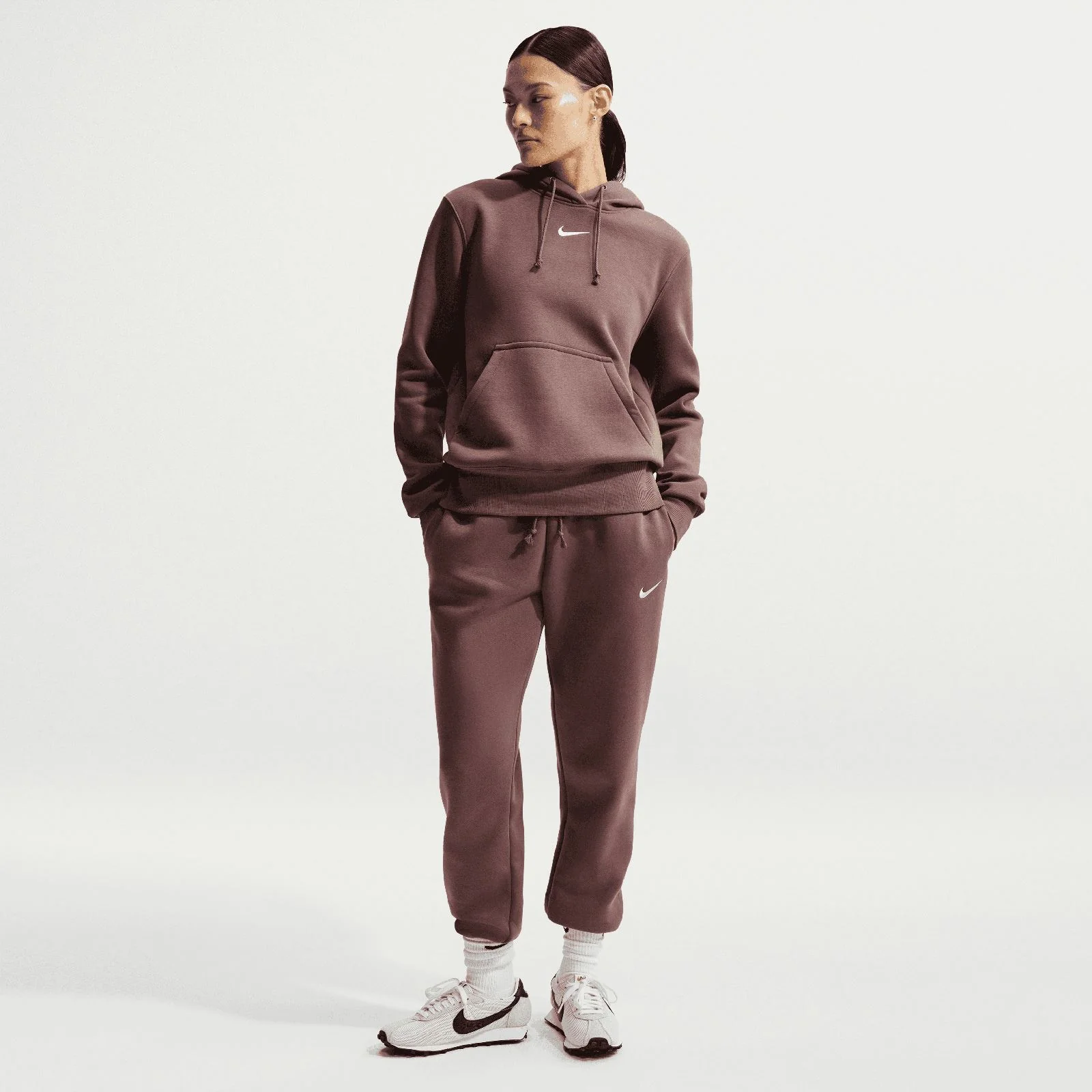 Nike Sportswear Phoenix Fleece Womens Mid-Rise Sweatpants - Image 6