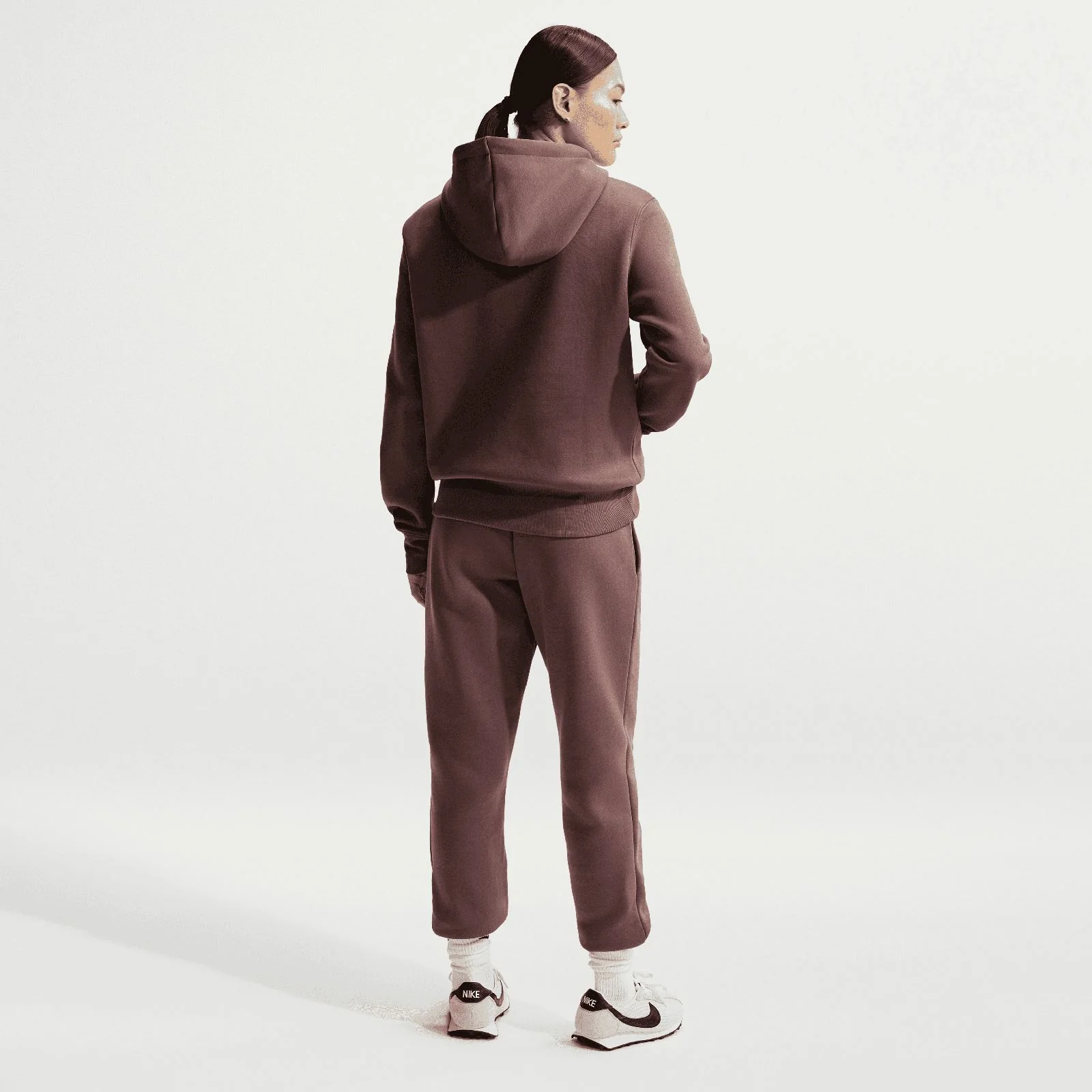 Nike Sportswear Phoenix Fleece Womens Mid-Rise Sweatpants - Image 7