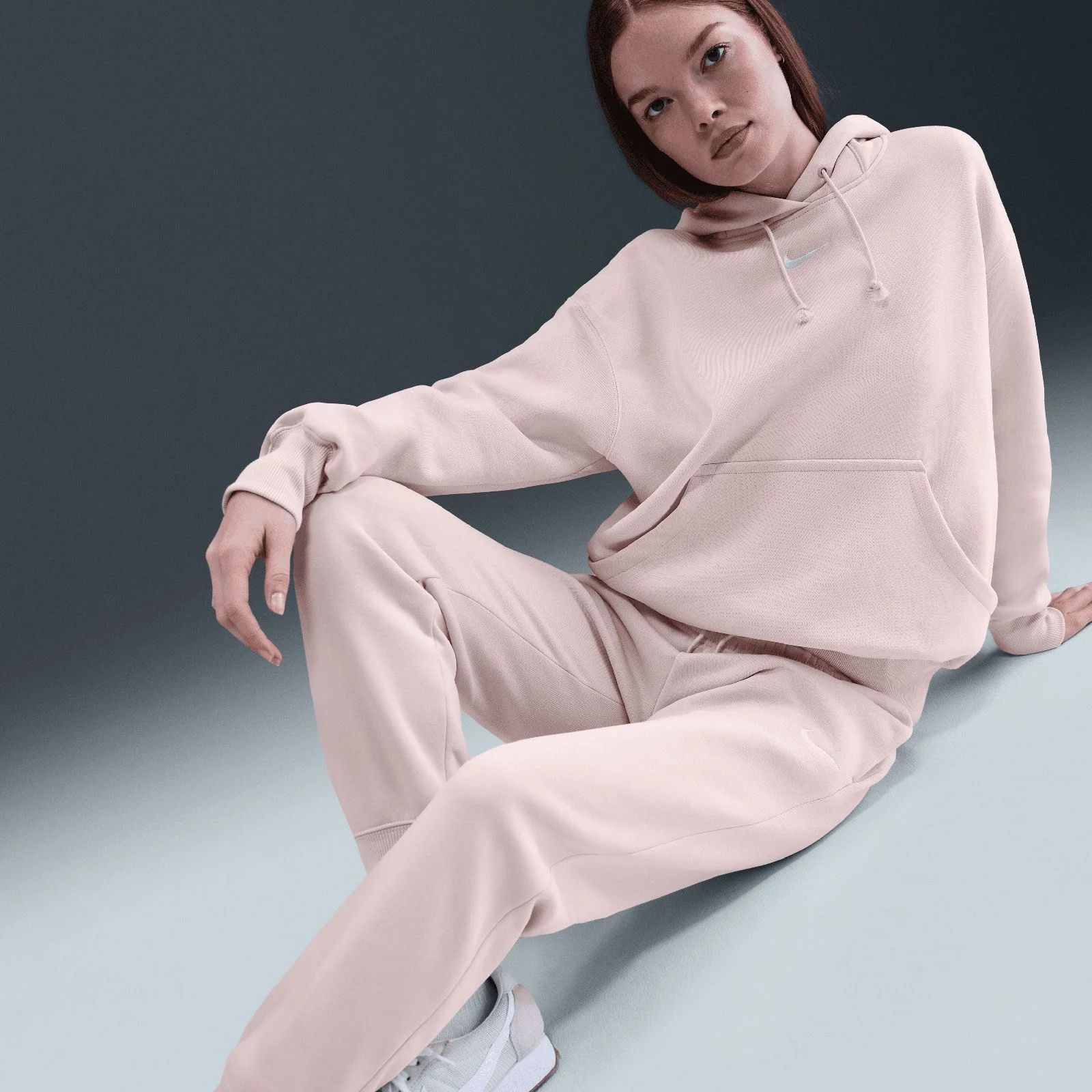 Nike Sportswear Phoenix Fleece Womens Mid-Rise Sweatpants - Image 6