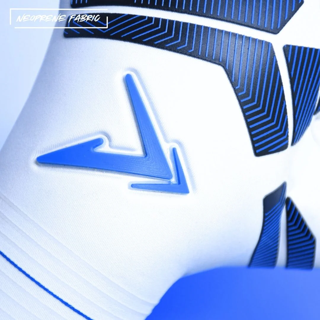 Precision Elite 3.0 Giga Goalkeeper Gloves - Image 10