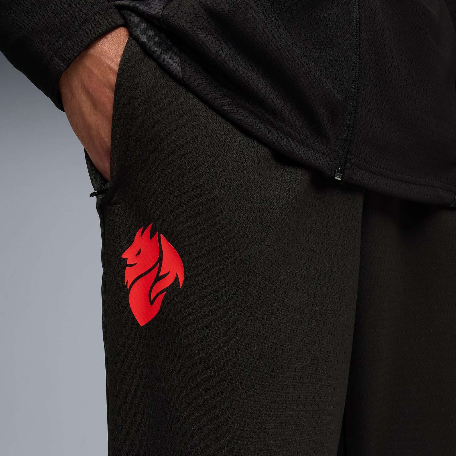 Puma AC Milan Football 2025/26 Adults Training Pant - Image 3