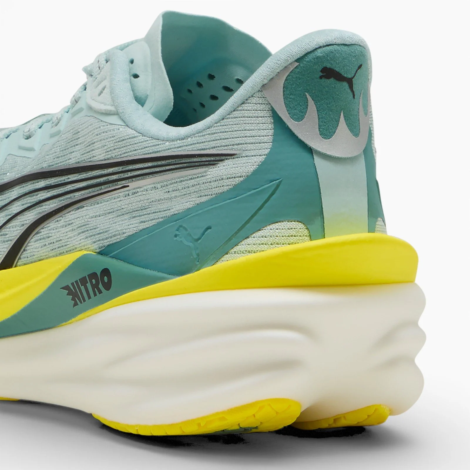 Puma Deviate NITRO™ 4 Womens Cushioned Running Shoes - Image 4