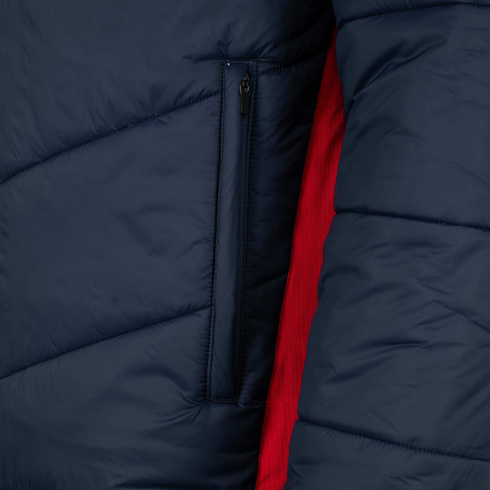 Umbro St Patricks Athletic Football 2026 Kids Padded Jacket - Image 4