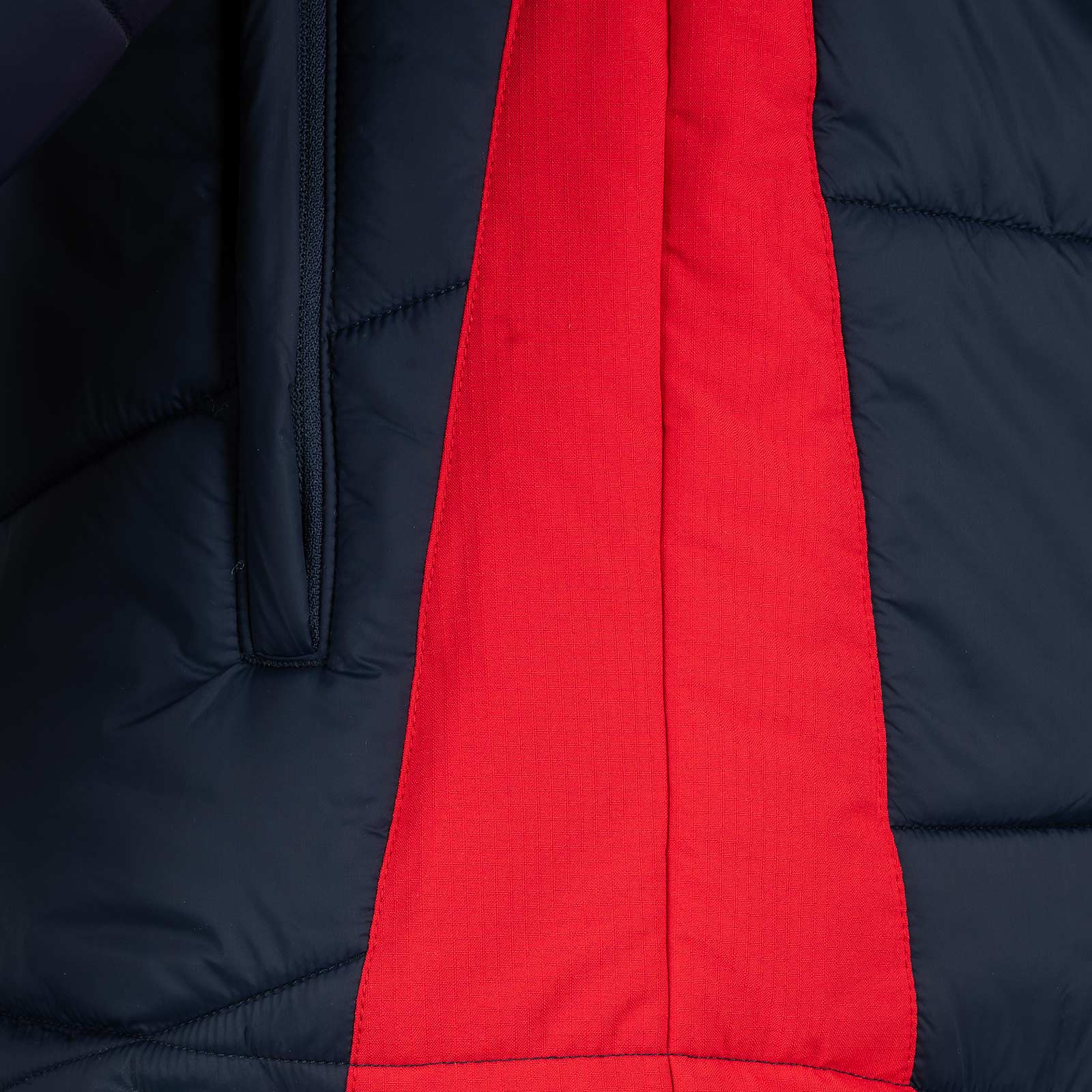 Umbro St Patricks Athletic Football 2026 Kids Padded Jacket - Image 6