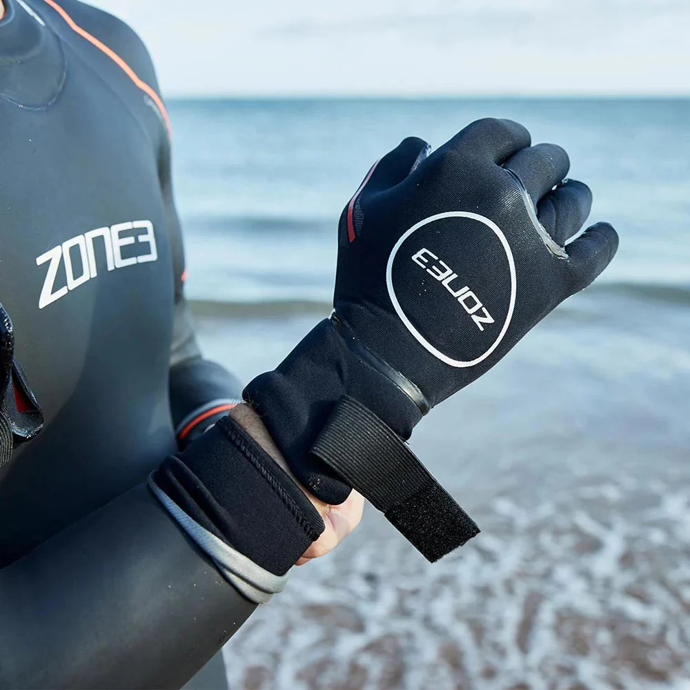 Zone3 Heat-Tech Neoprene Warmth Swim Gloves - Image 4